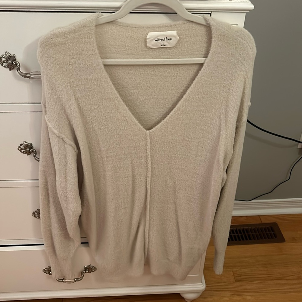 ARITZIA HUSH SWEATER